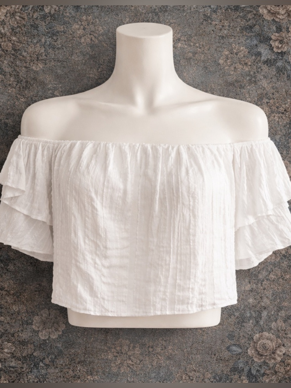 Blush Noir Urban Outfitters  waterfall ruffle sleeve cropped top S